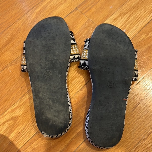 Sandals - Picture 7 of 7